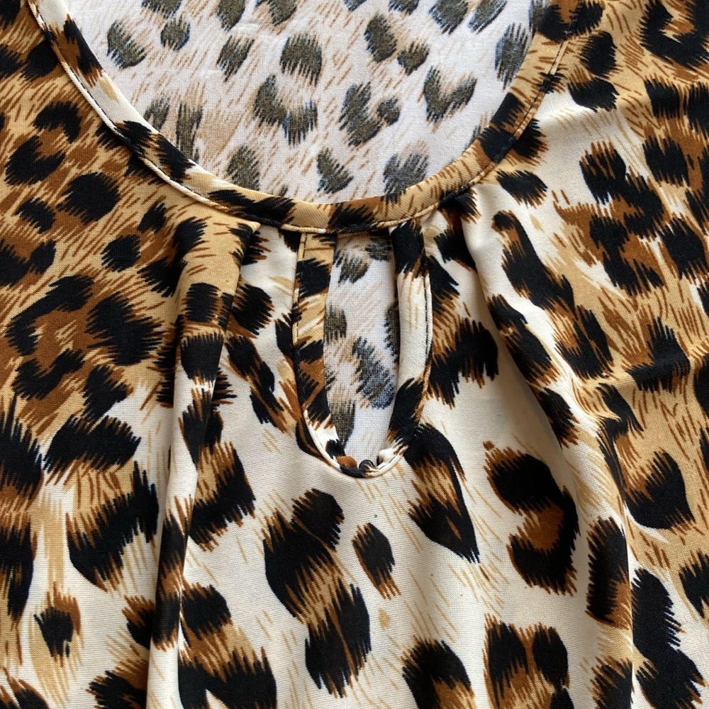 NWOT. Leopard print shell Size Medium - Picture 6 of 8